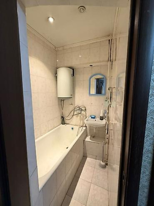3 комнаты, 65 м², БГУ 105 серия, 2 этаж, Дизайнерский ремонт Bishkek - photo 7