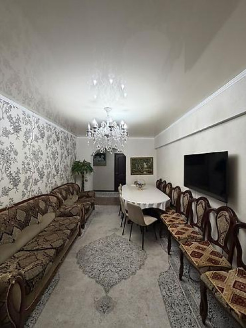 3 комнаты, 65 м², БГУ 105 серия, 2 этаж, Дизайнерский ремонт Bishkek - photo 2