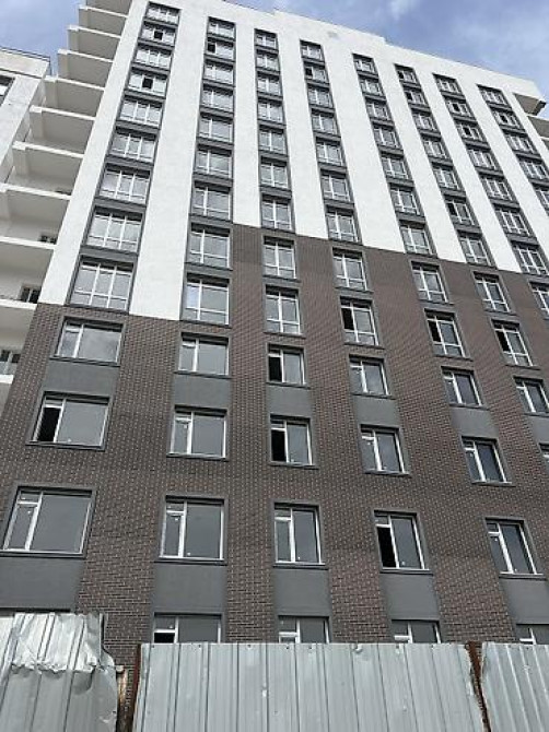 3 комнаты, 102 м², АУЦА Элитка, 13 этаж, ПСО (под самоотделку) Bishkek - photo 1