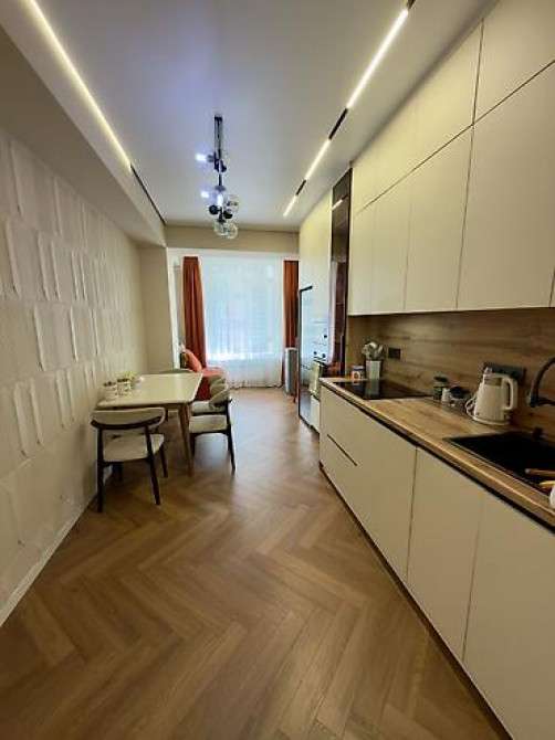 3 комнаты, 96 м², АУЦА Элитка, 4 этаж, Евроремонт Bishkek - photo 6