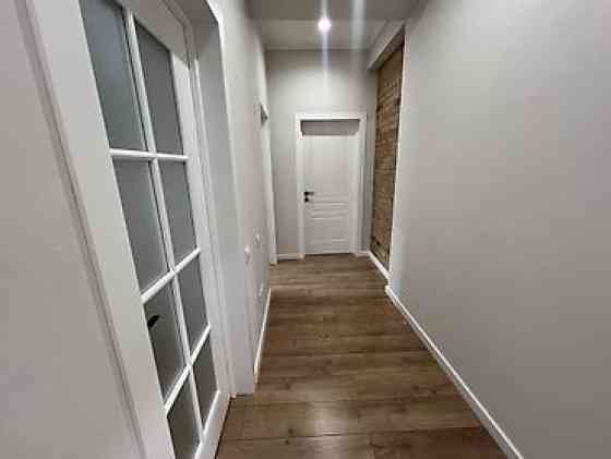 3 комнаты, 100 м², АУЦА Элитка, 2 этаж, Дизайнерский ремонт Bishkek