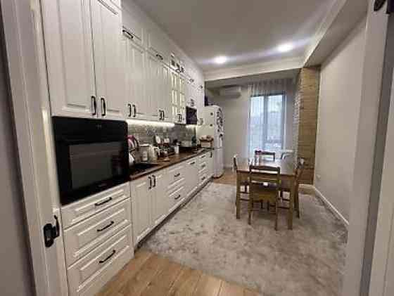 3 комнаты, 100 м², АУЦА Элитка, 2 этаж, Дизайнерский ремонт Bishkek