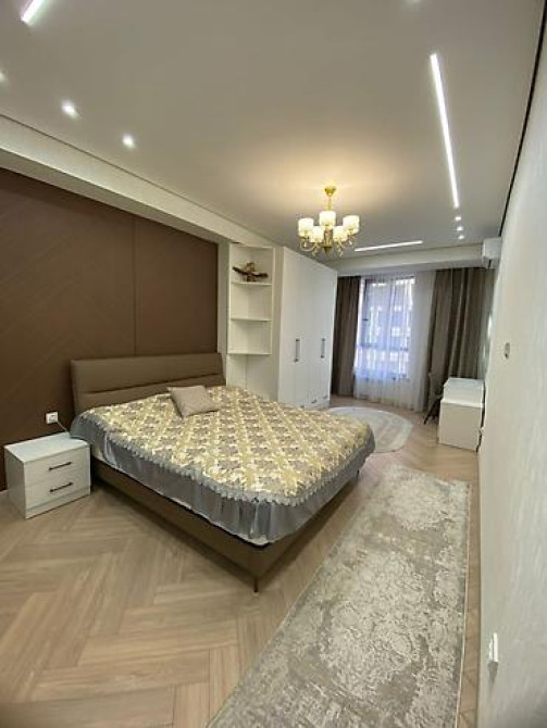 3 комнаты, 106 м², АУЦА Бишкек - изображение 1