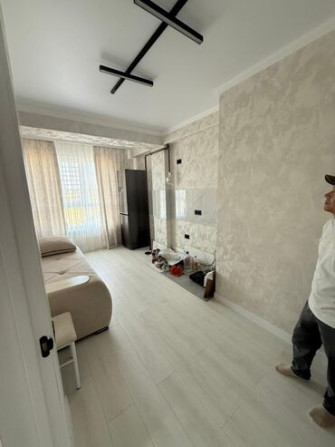 1 комната, 33 м², Элитка, 2 этаж, Евроремонт Бишкек - сүрөт 2