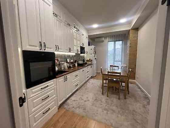 3 комнаты, 100 м², АУЦА Элитка, 2 этаж, Евроремонт Бишкек