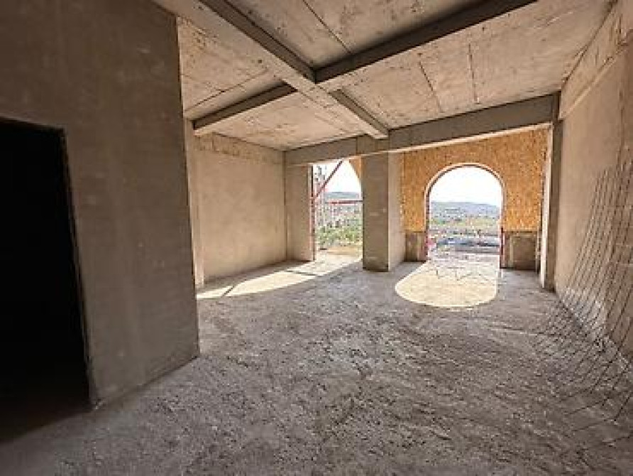 3 комнаты, 100 м², АУЦА Элитка, 4 этаж, ПСО (под самоотделку) Бишкек - изображение 1