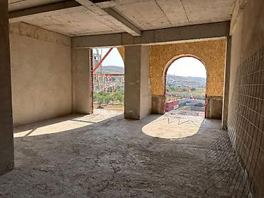3 комнаты, 100 м², АУЦА Элитка, 4 этаж, ПСО (под самоотделку) Бишкек - изображение 4