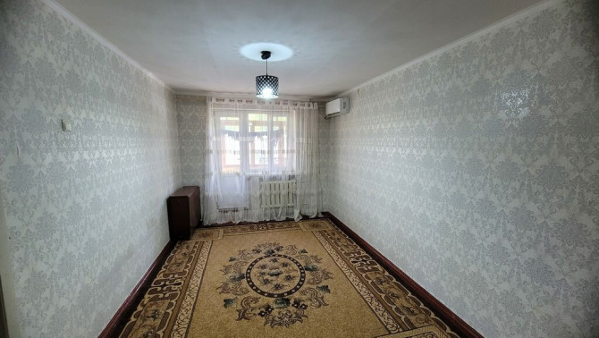 1 комната, 28 м², Хрущевка, 2 этаж, Старый ремонт Бишкек - изображение 1
