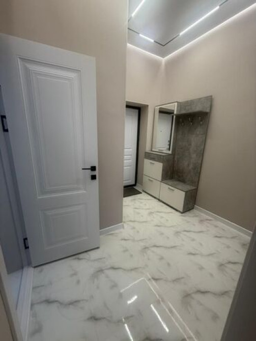 1 комната, 46 м², Элитка, 8 этаж, Дизайнерский ремонт Бишкек - сүрөт 2