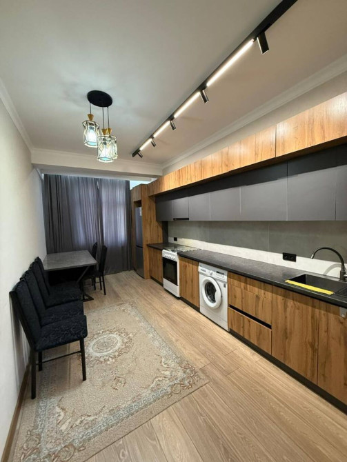 3 комнаты, 82 м², Элитка, 2 этаж, Евроремонт Бишкек - сүрөт 1