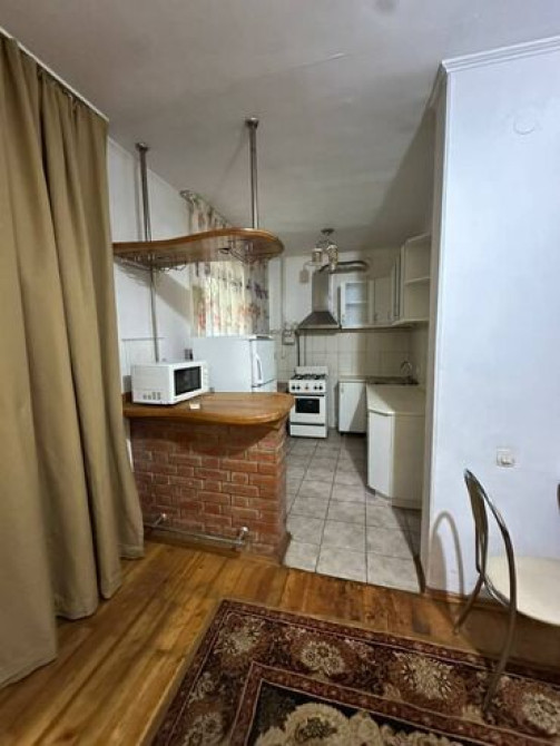 3 комнаты, 64 м², Индивидуалка, 1 этаж, Косметический ремонт Bishkek - photo 1