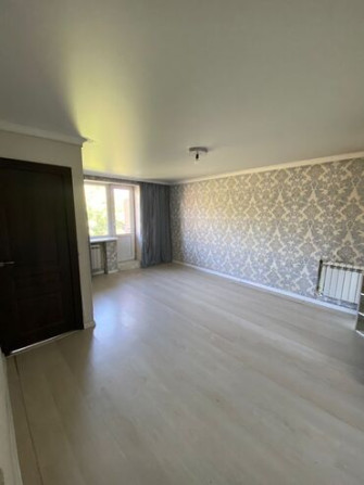 1 комната, 32 м², 4 этаж, Старый ремонт Бишкек - изображение 3