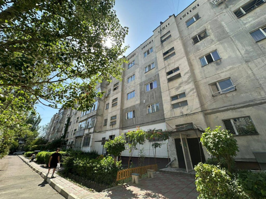 2 комнаты, 52 м², 105 серия, 5 этаж, Старый ремонт Бишкек - сүрөт 1