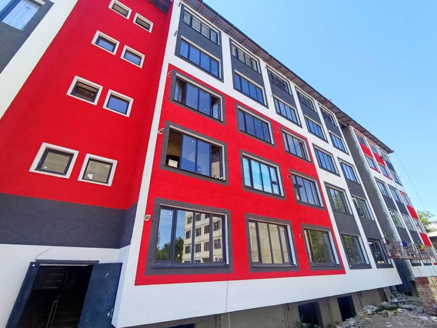 3 комнаты, 88 м², 108 серия, 2 этаж, Евроремонт Bishkek - photo 1