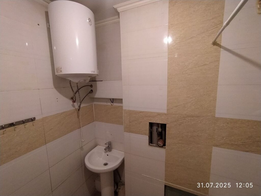 4 комнаты, Собственник, С мебелью частично Bishkek - photo 1